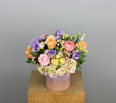 Candy Heart is a sweet and enchanting floral arrangement designed to capture the essence of love on Valentine's Day.